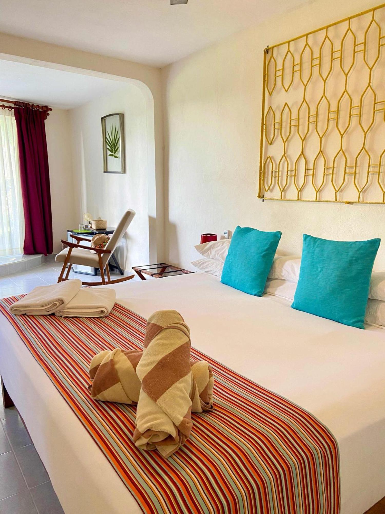 Hotel Puerto Holbox Beach Front Exterior photo
