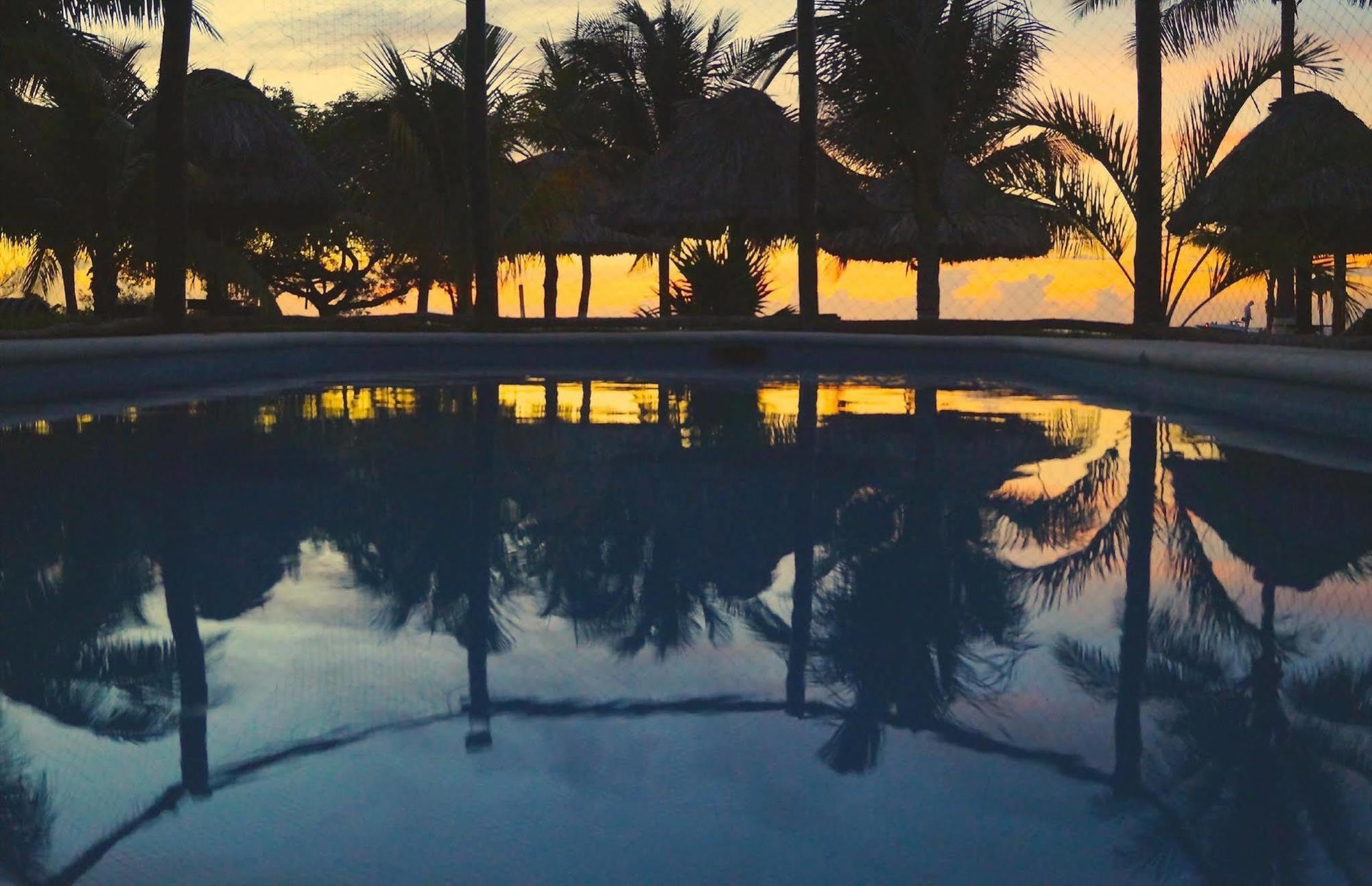 Hotel Puerto Holbox Beach Front Exterior photo